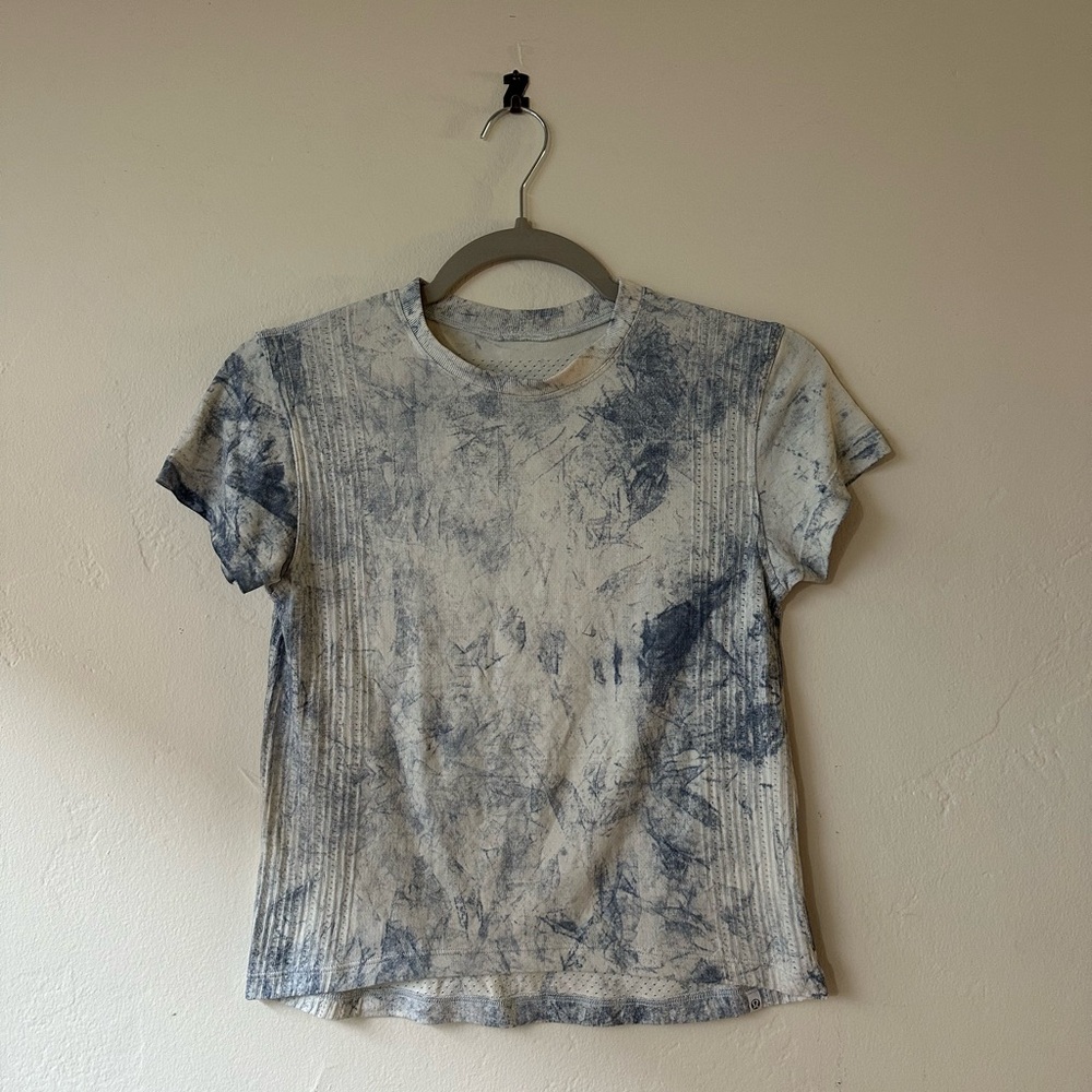 lululemon athletica Blue Tie-Dye Short Sleeve Tee